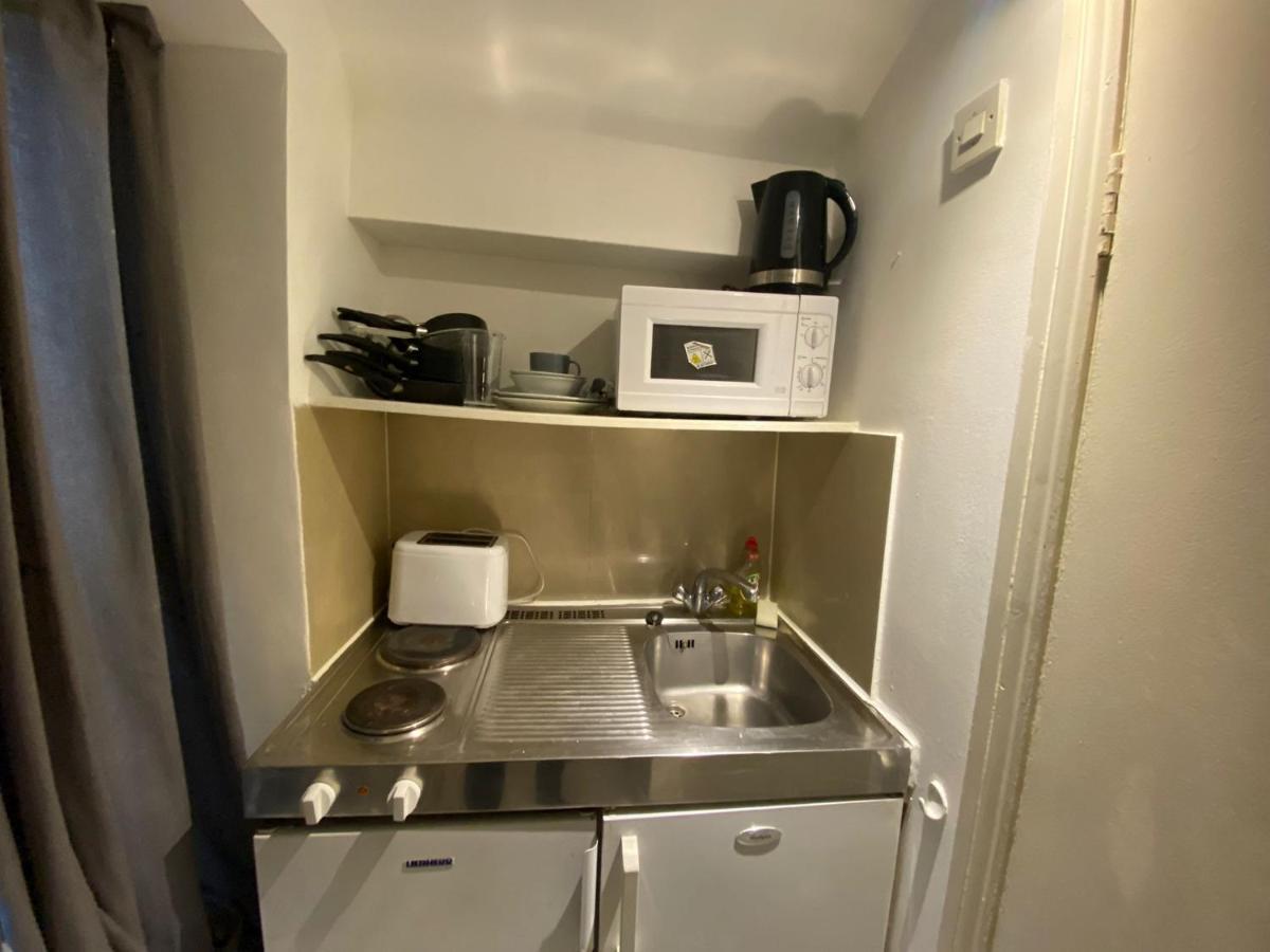 F24- Basement Single Studio Near Paddington Apartment