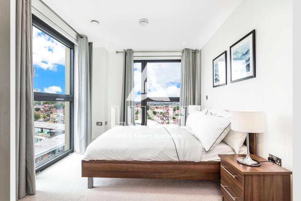 Modern, Stylish Penthouse Next To Wembley Stadium! * Londres