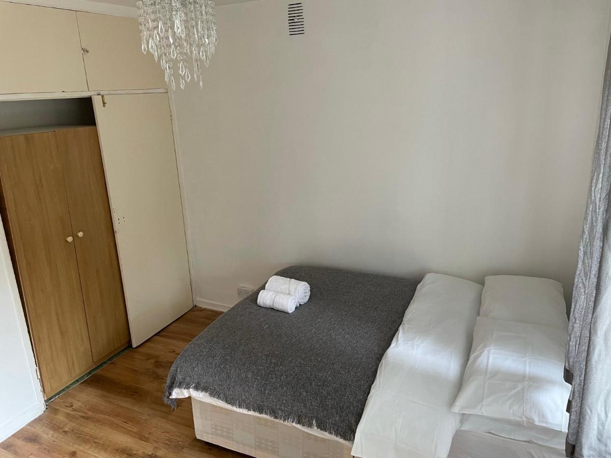 Centrally Located 2- Bedroom Apartment With Garden * London