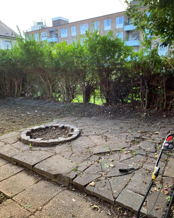 Centrally Located 2- Bedroom Apartment With Garden * London