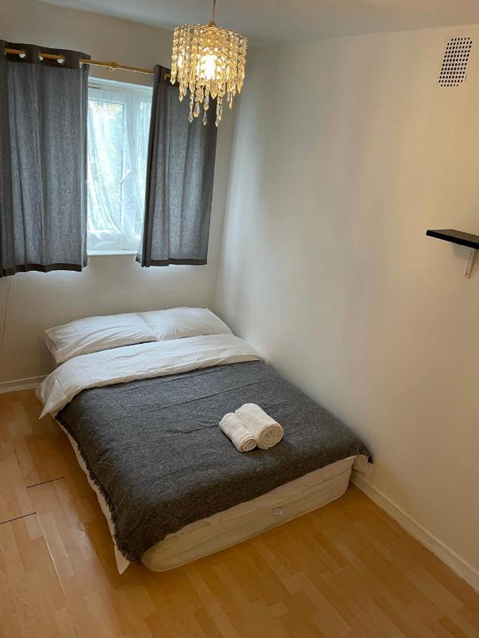 Centrally Located 2- Bedroom Apartment With Garden Apartment London