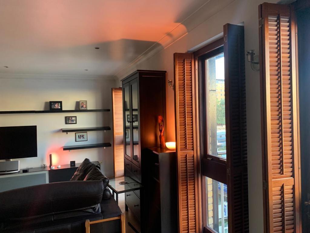 Appartement Lovely Room, Free Parking In Private Gated Place *