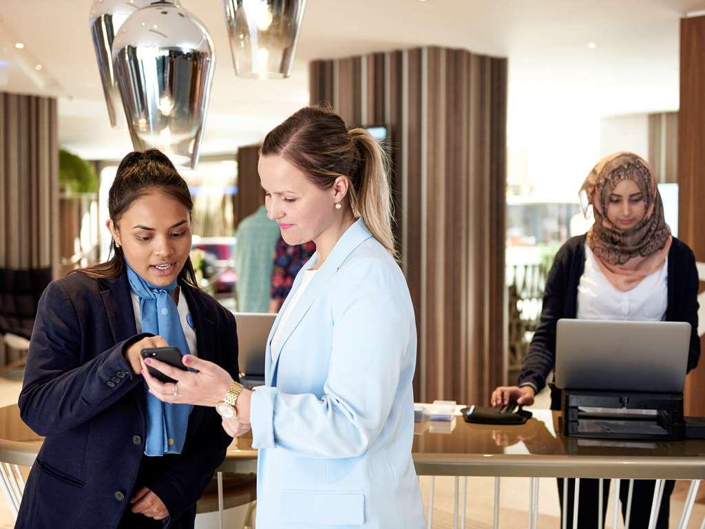 Novotel Heathrow Airport T1 T2 And T3 4*