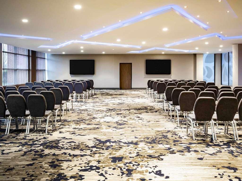 Novotel Heathrow Airport T1 T2 And T3 4* Londres