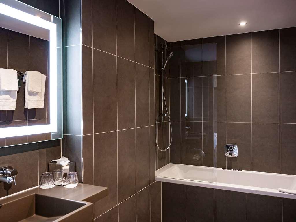 Novotel Heathrow Airport T1 T2 And T3 Hotel
