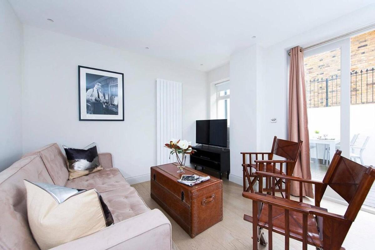 Beautiful 2br Flat With Free Parking In West * London
