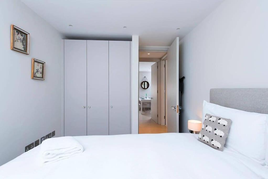 Beautiful 2br Flat With Free Parking In West London