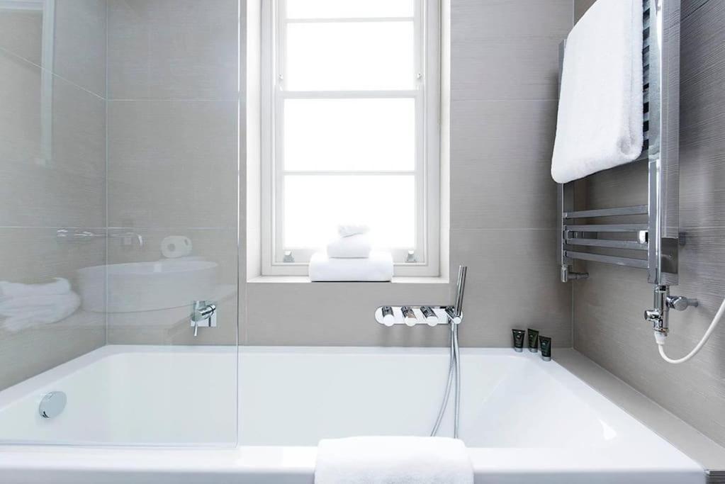 Apartamento Recently Redecorated Bright 1br Near Shepherds Bush With Parking Soa
