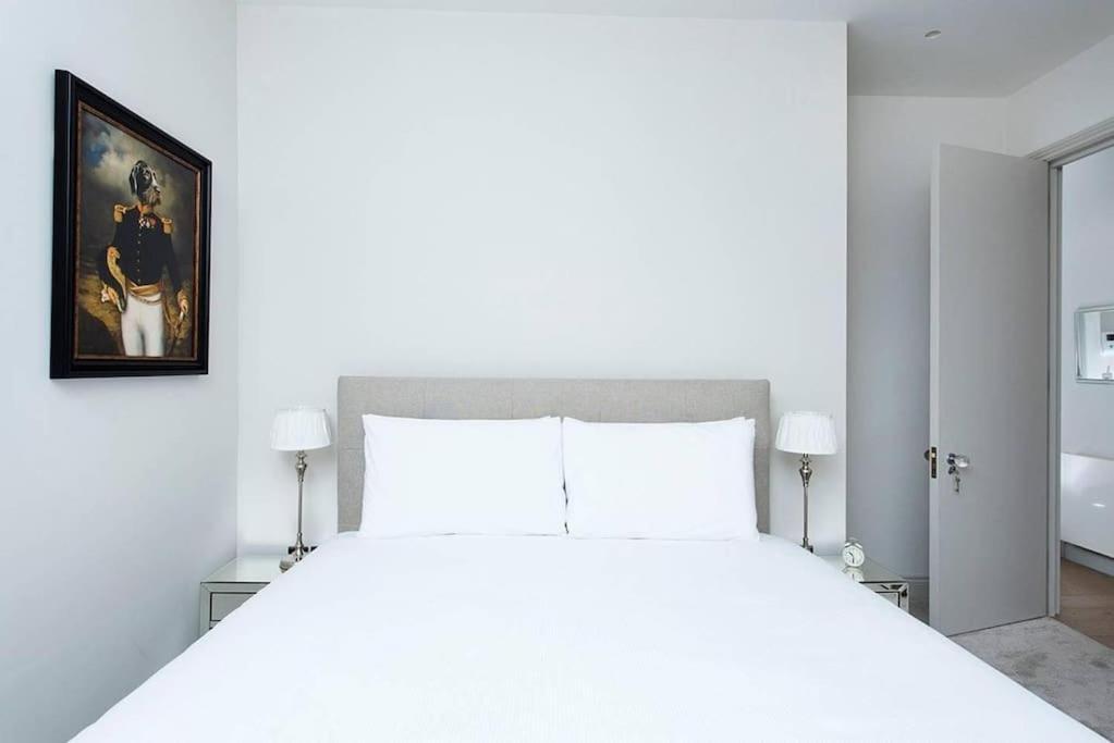 Recently Redecorated Bright 1br Near Shepherds Bush With Parking Soa Apartamento