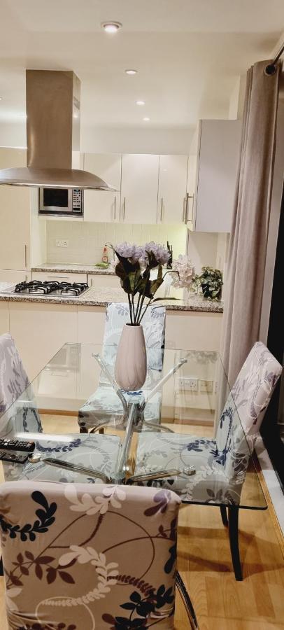 Luxury Canary Wharf With Free Parking * London