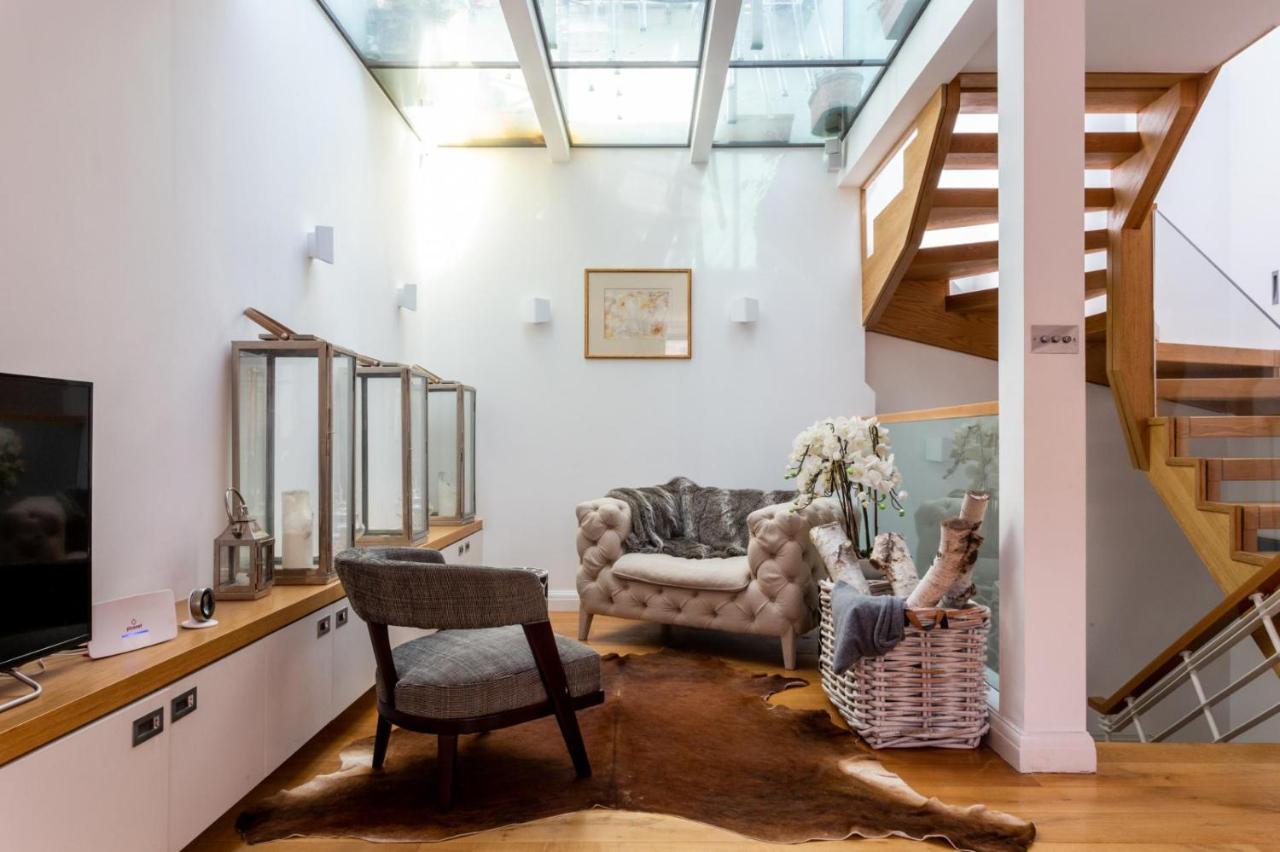 New Stunning 5bd Mews House * Londres