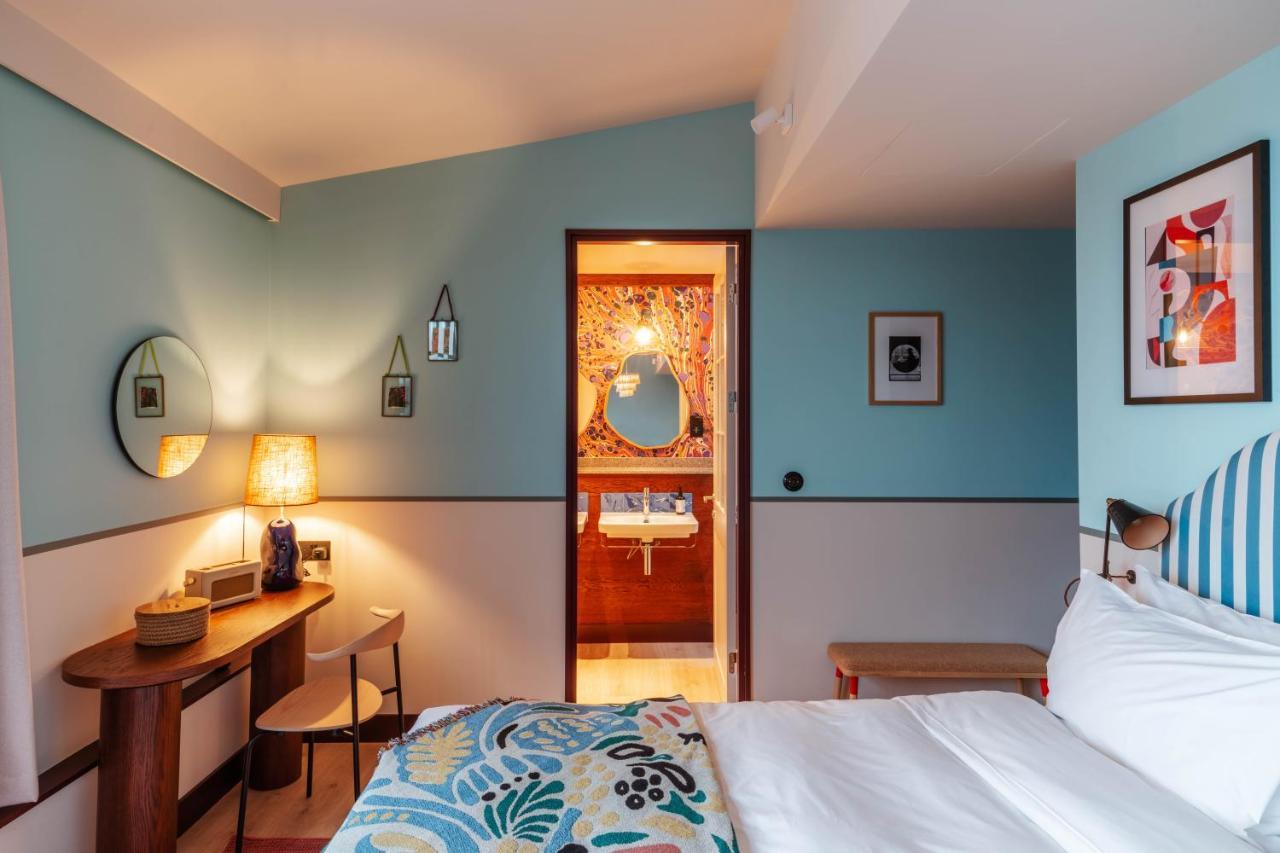 Room2 Chiswick Hometel 4* London