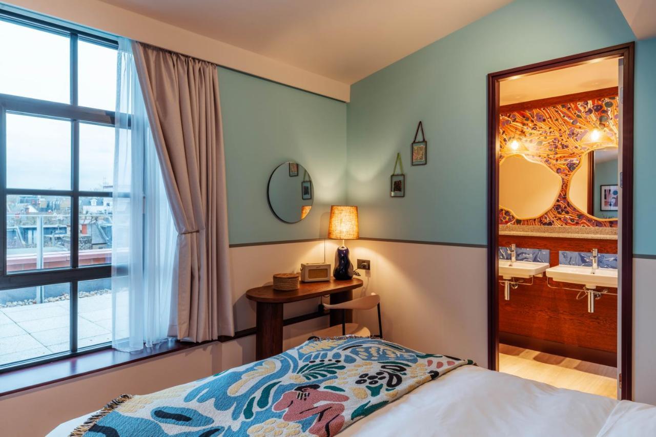 Room2 Chiswick Hometel 4* London