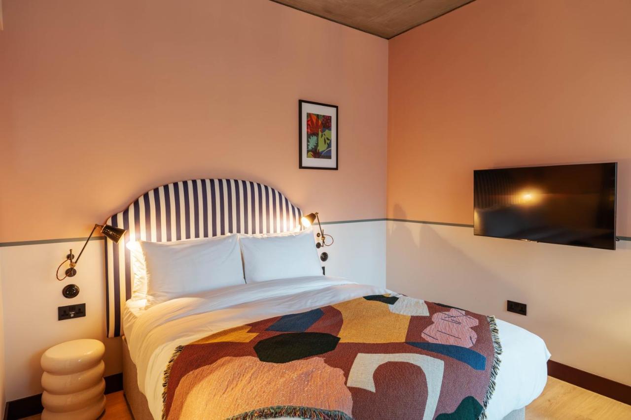Hotel Room2 Chiswick Hometel 4*