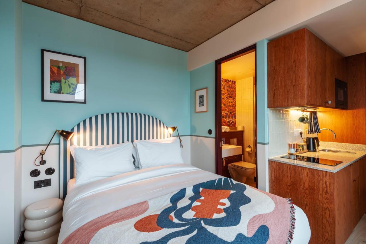 Room2 Chiswick Hometel Hotel 4*
