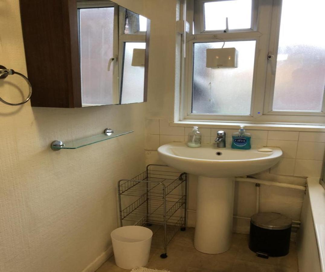 Lovely One-bed To Rent In Apartamento *
