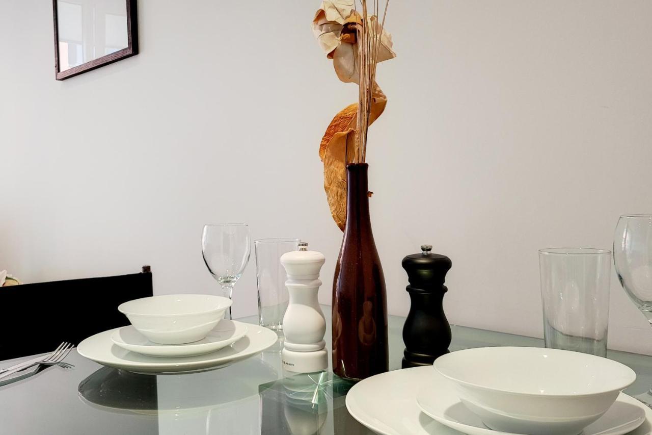 Excel - One Bed Apartamento