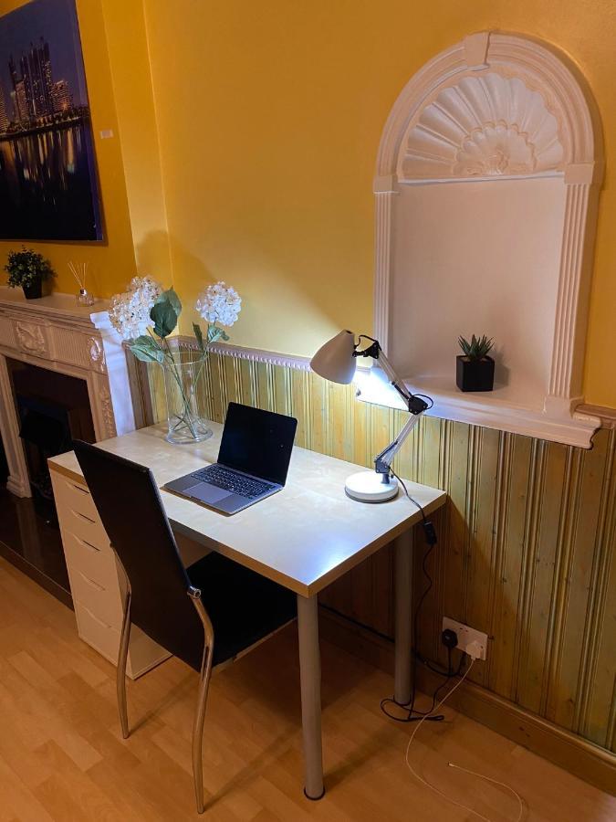 Excel 5min Custom House Station Parking Wifi Sleeps 6 Apartamento