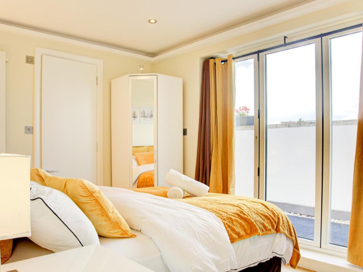 Apartamento Pass The Keys Lovely 2-bedroom Flat With Balcony And Great Views Londres