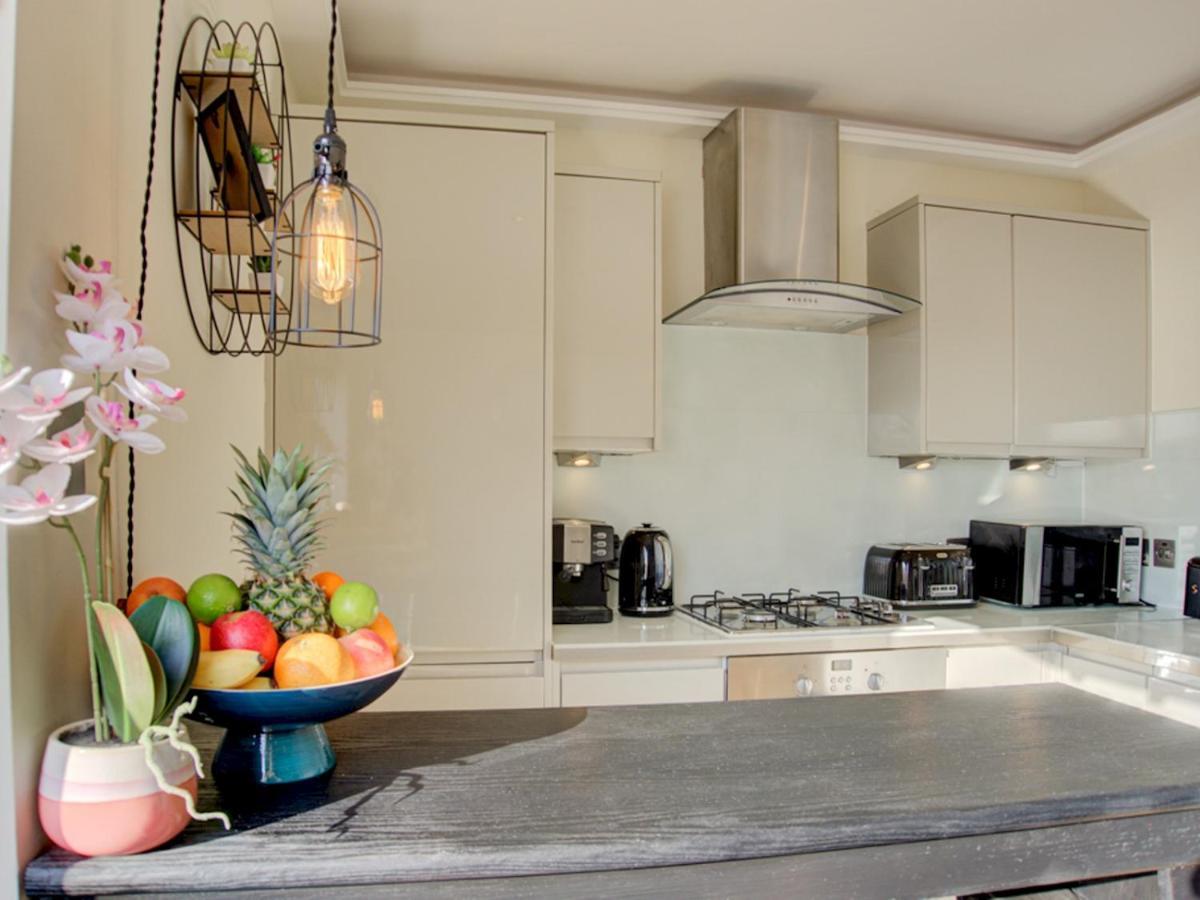 Pass The Keys Lovely 2-bedroom Flat With Balcony And Great Views Apartamento Londres
