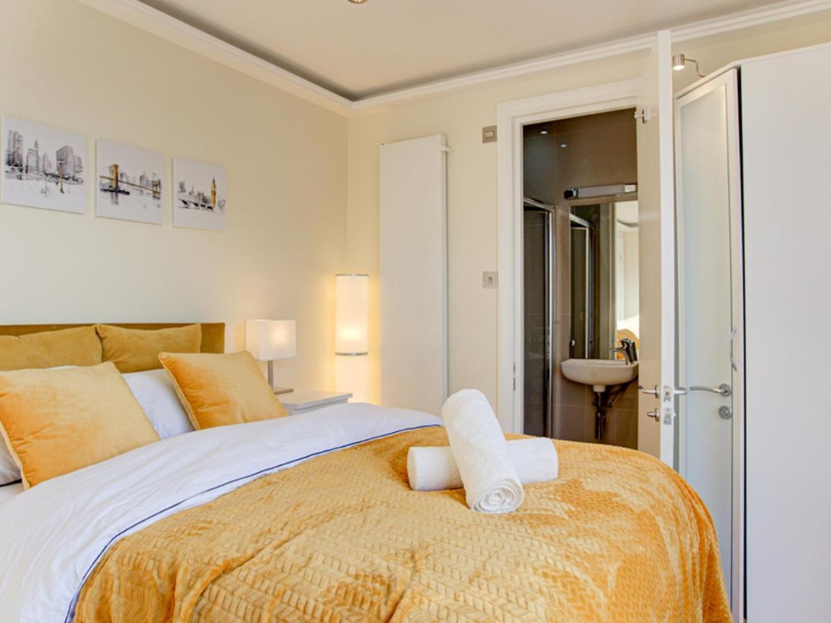 Pass The Keys Lovely 2-bedroom Flat With Balcony And Great Views Apartamento