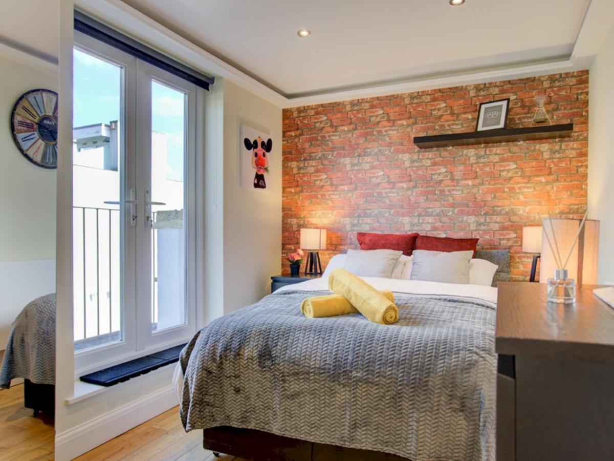 Apartamento Pass The Keys Lovely 2-bedroom Flat With Balcony And Great Views Londres