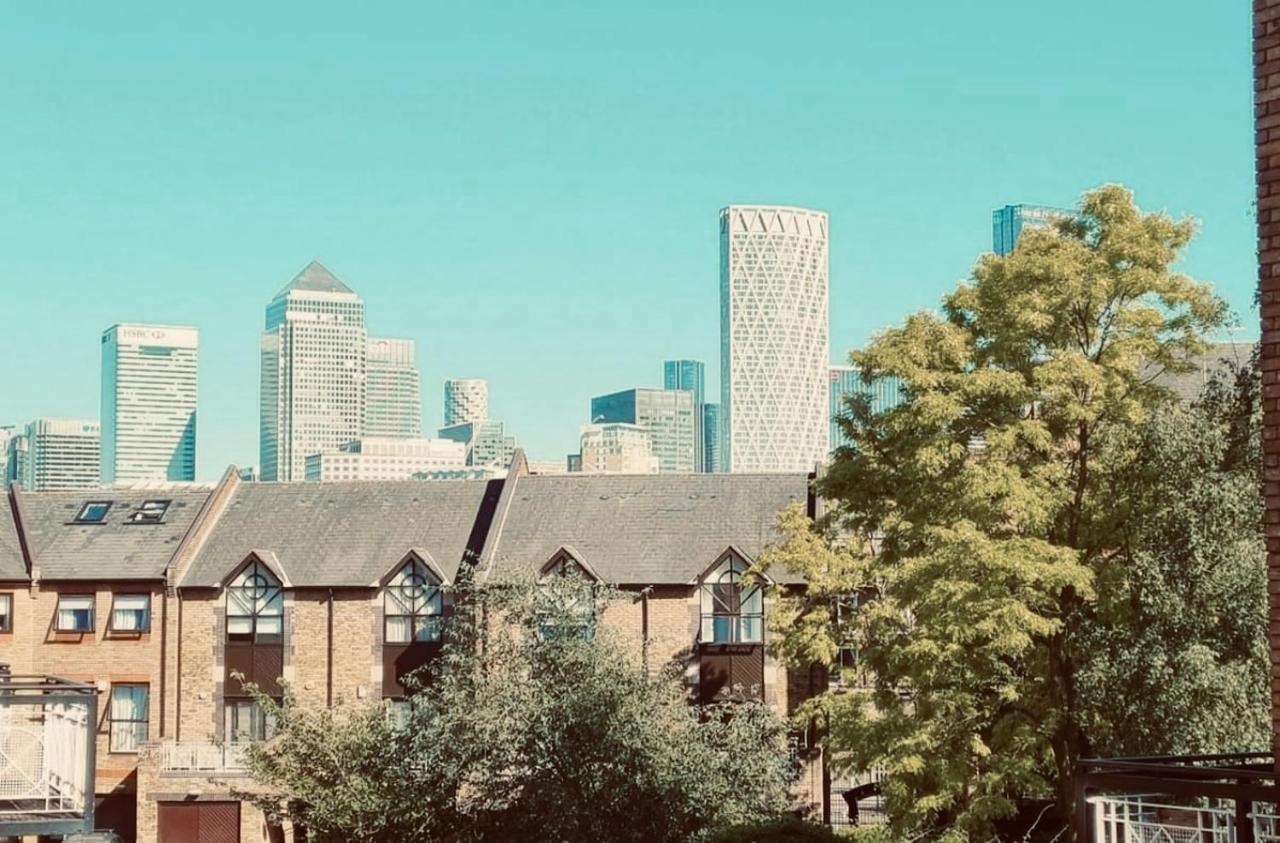 Appartement Lovely Room, Free Parking In Private Gated Place Londen