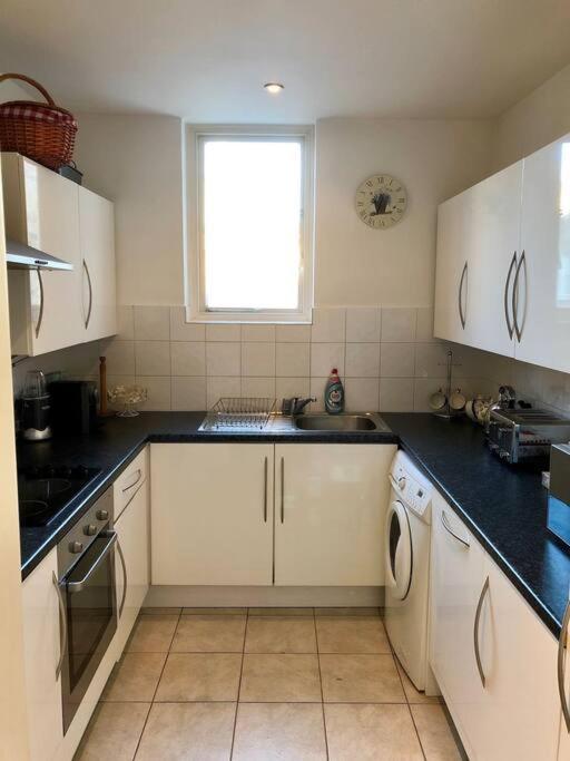 Spacious In The Heart Of Camden Town Londen
