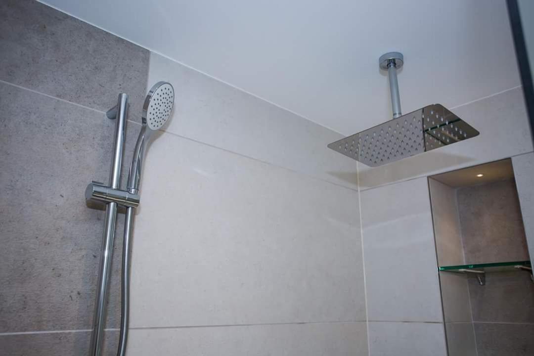 Unique 2 Bed * London