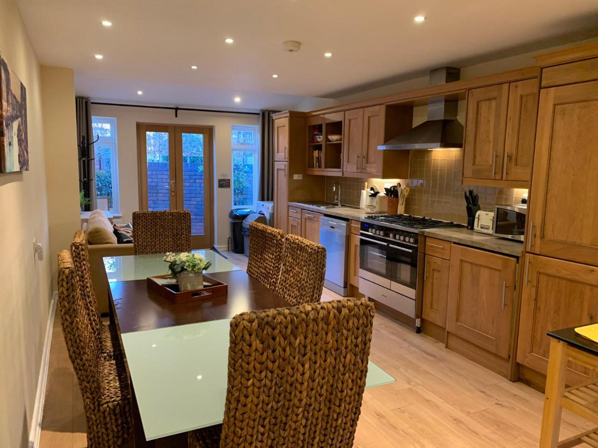 Casa de férias Notting Hill 3br Townhouse With Ensuite Bathrooms - Ideal For Families *