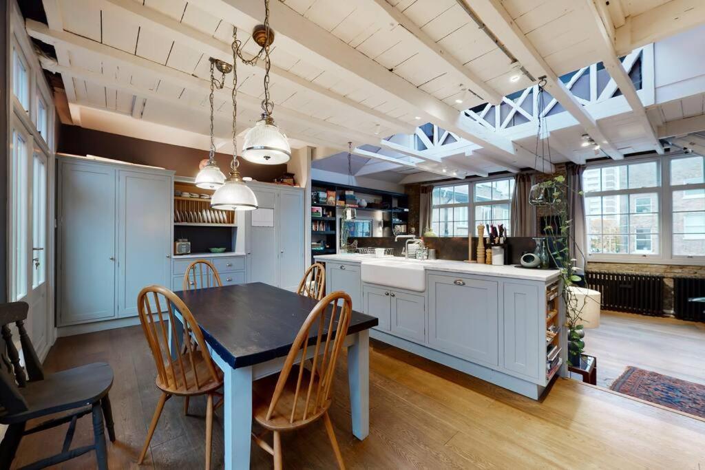 Stylish 2 Bedroom 2 Bathroom Flat In Islington