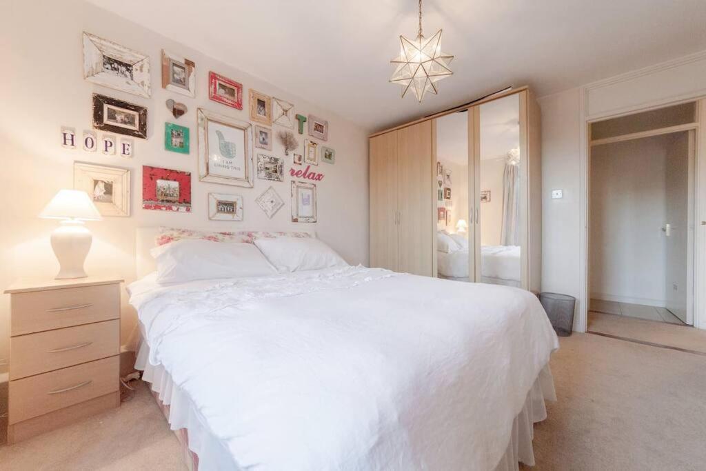 Spacious Two Double Bedroom Flat Londen