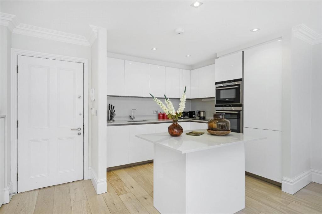 Stunning 2 Bed - Bond Street And Selfridges! Apartment