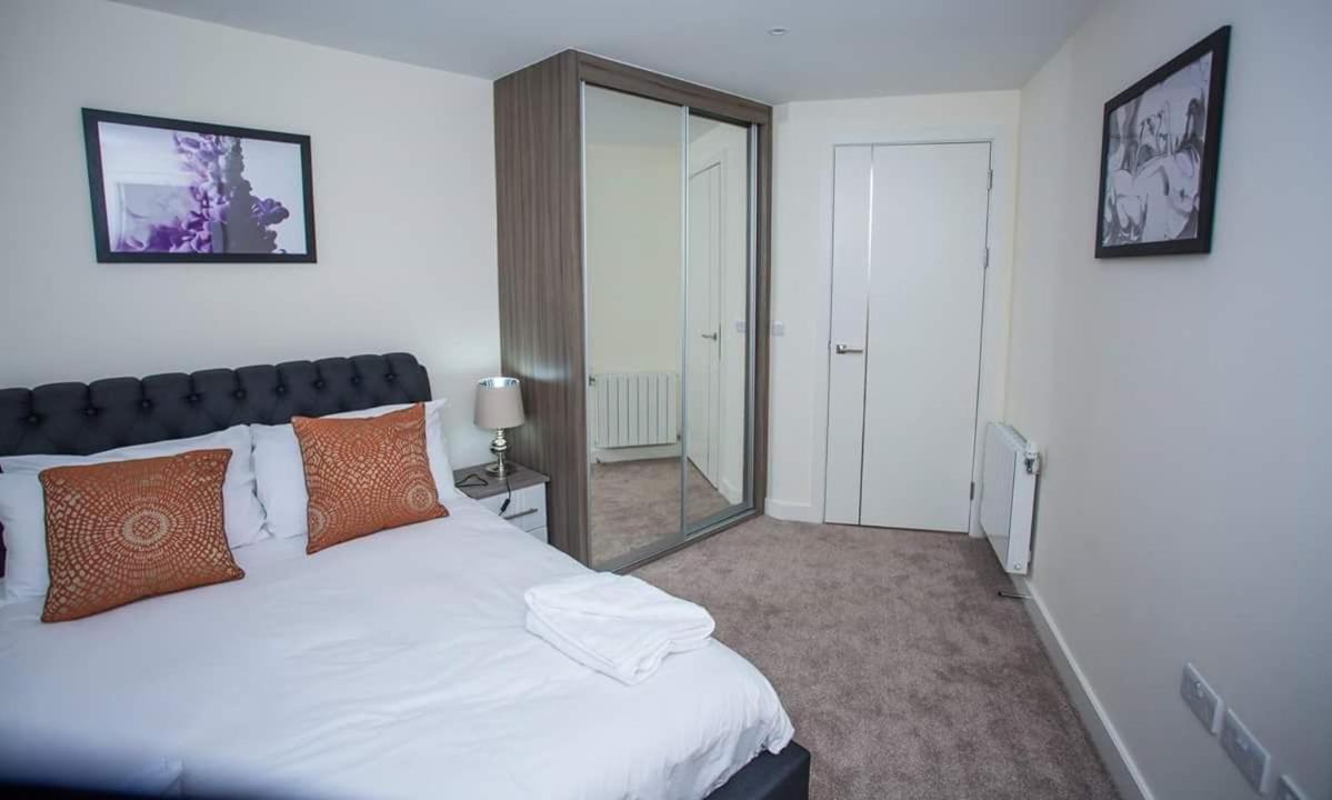 Unique 2 Bed Apartment *