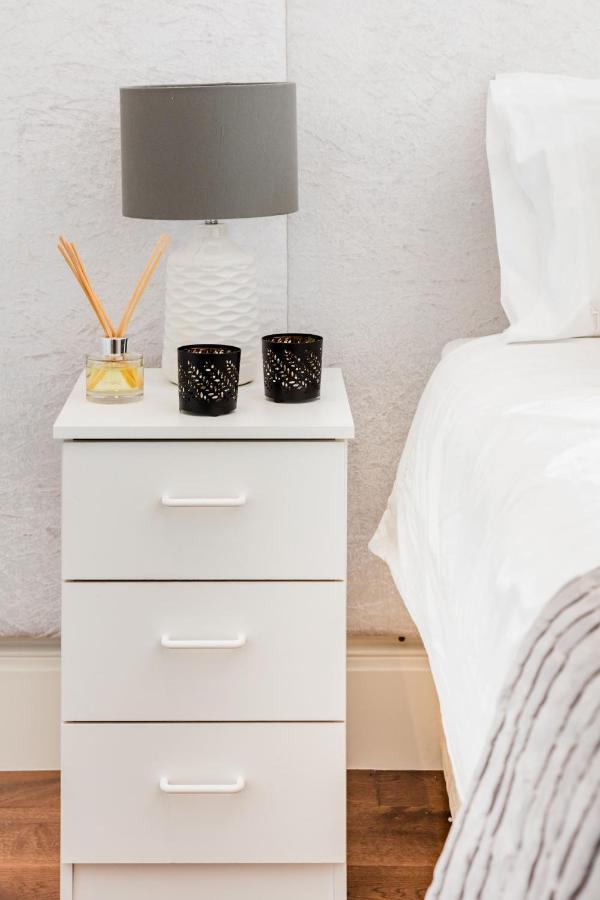 Superb 3 Bed/bath Luxury + Ibiza Roof Terrace Apartamento *