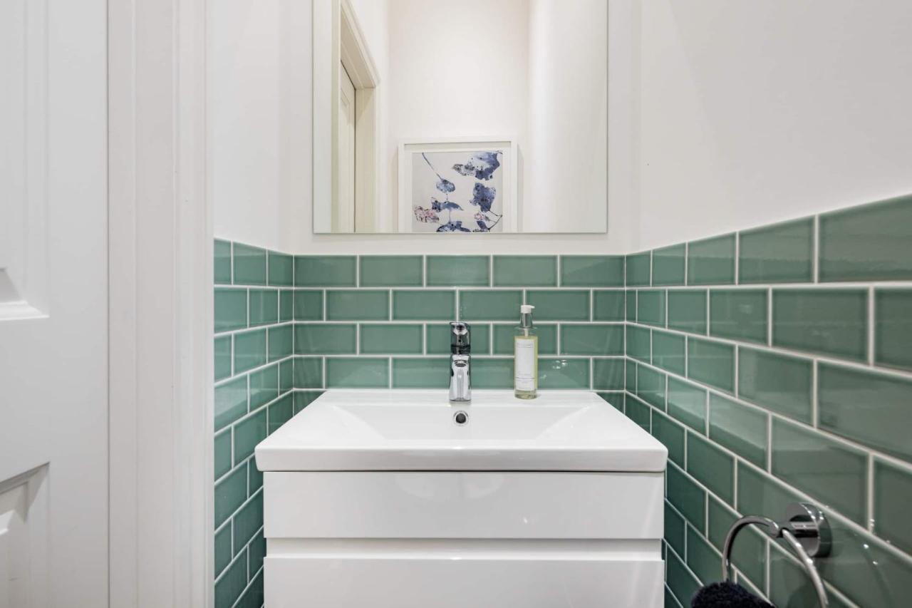 Superb 3 Bed/bath Luxury + Ibiza Roof Terrace