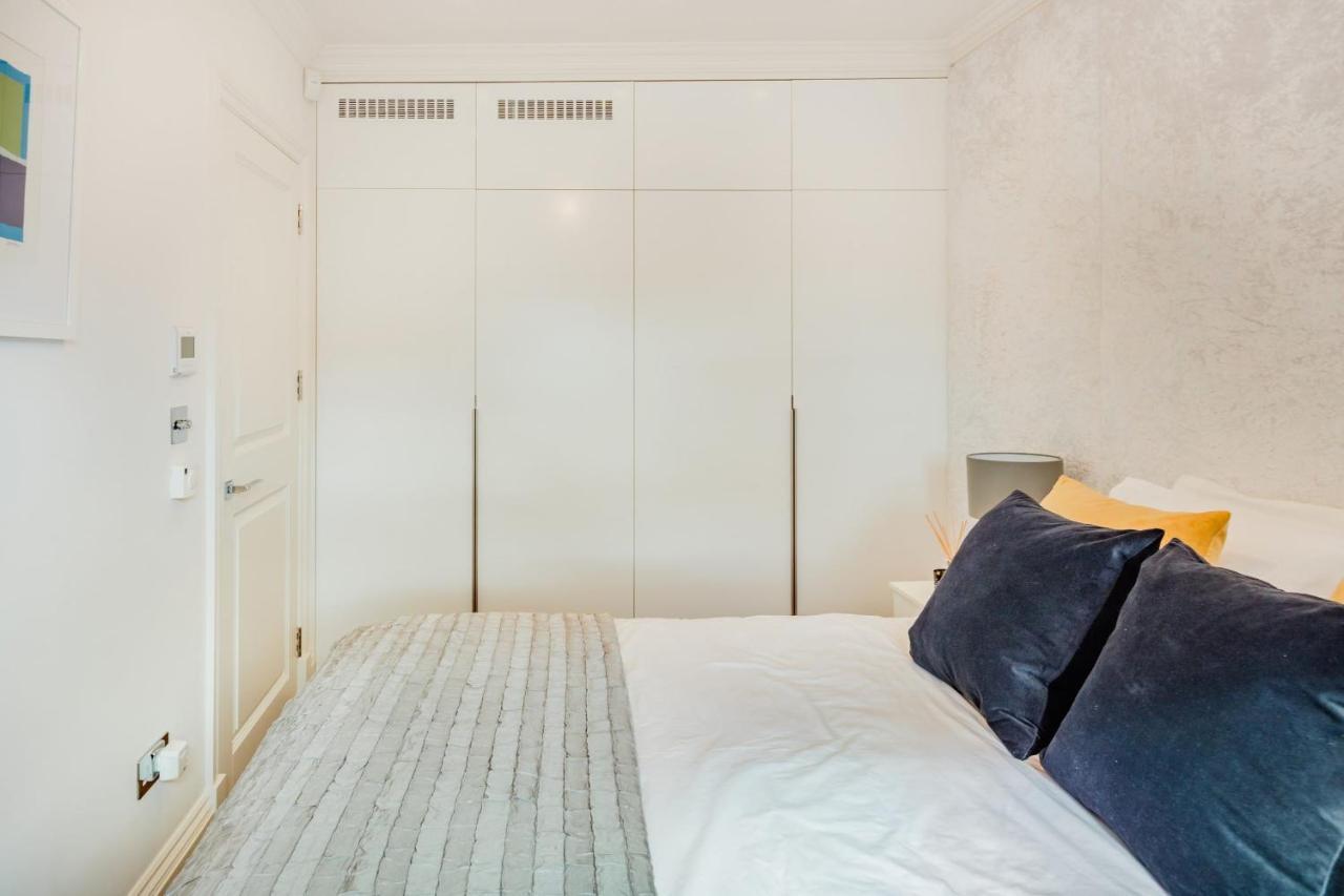 Superb 3 Bed/bath Luxury + Ibiza Roof Terrace Apartamento