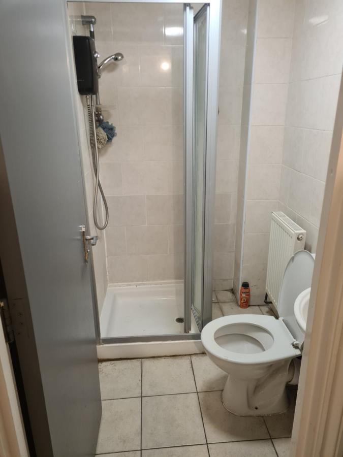Quarto em Acomodações Particulares B.h *