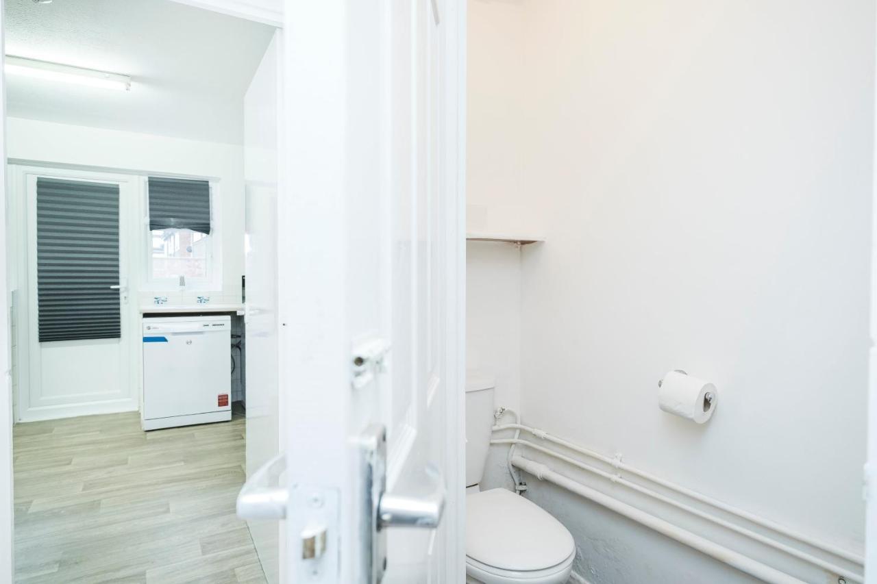 Appartement Spacious 3 Bed 1 Bath Hse W Guest Toilet W Parking Near Excel - E16 *