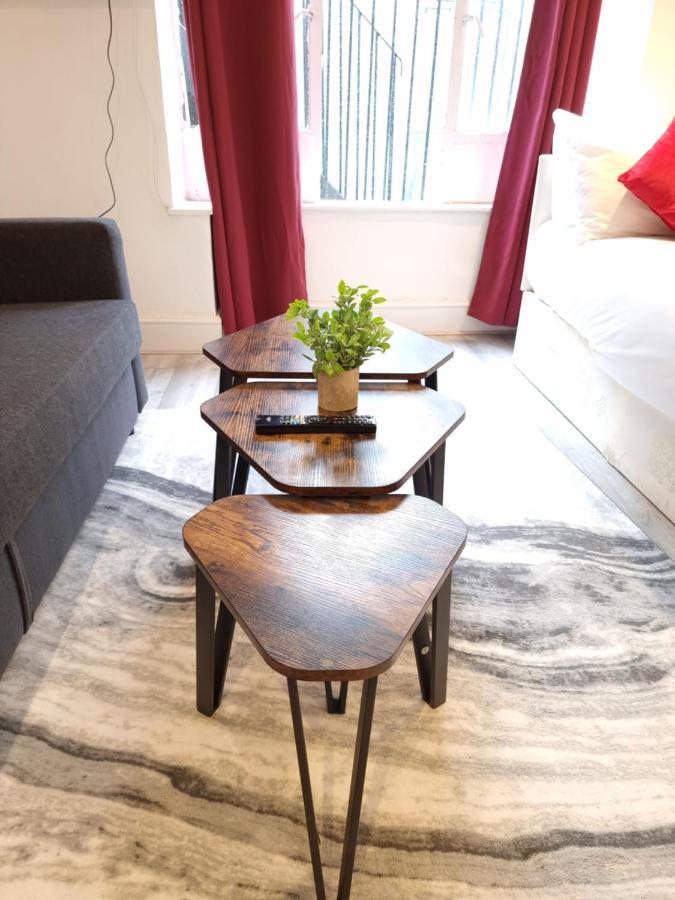 F23-spacious Studio Fits 4 Near Paddington *