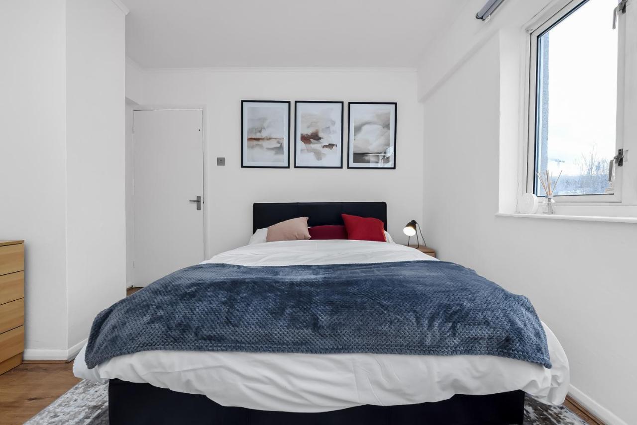 Stylish Excel 3 Bedroom Flat Apartment *