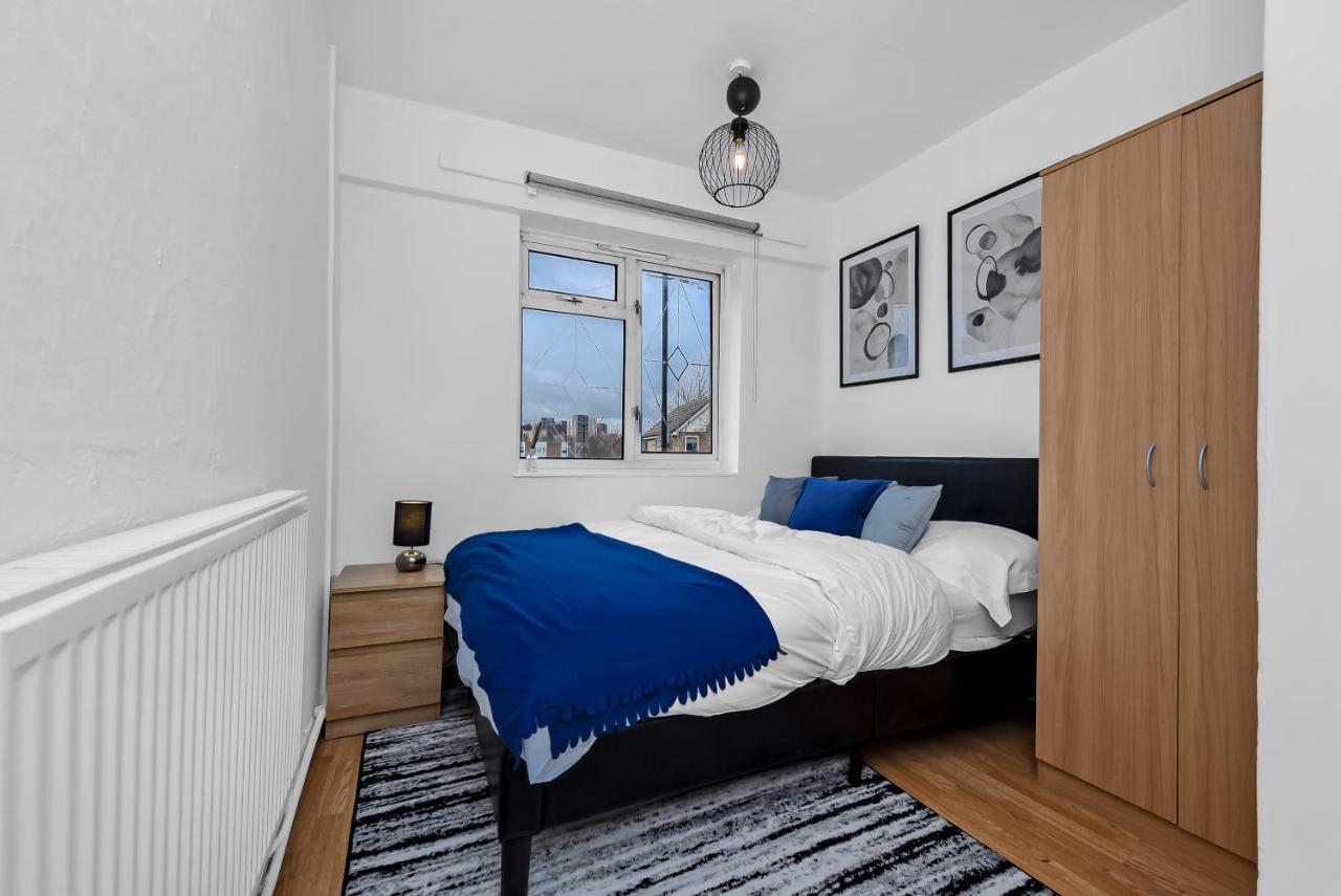 Apartment Stylish Excel 3 Bedroom Flat