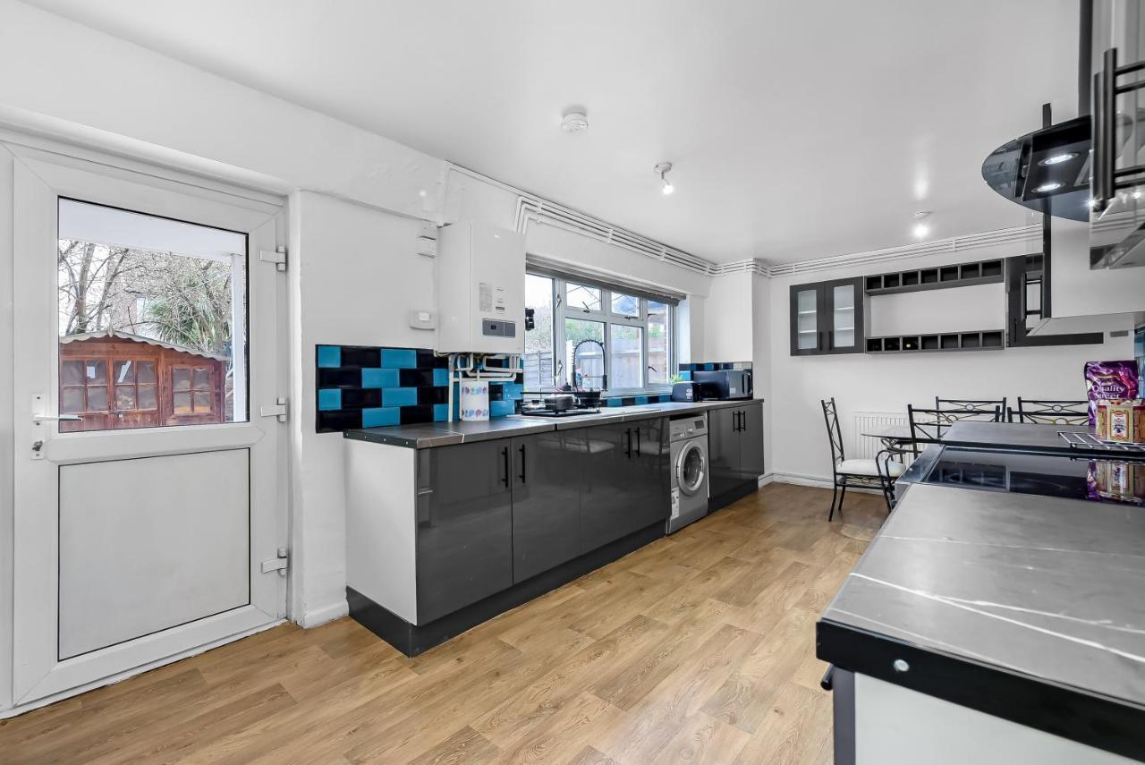 Apartment Stylish Excel 3 Bedroom Flat *