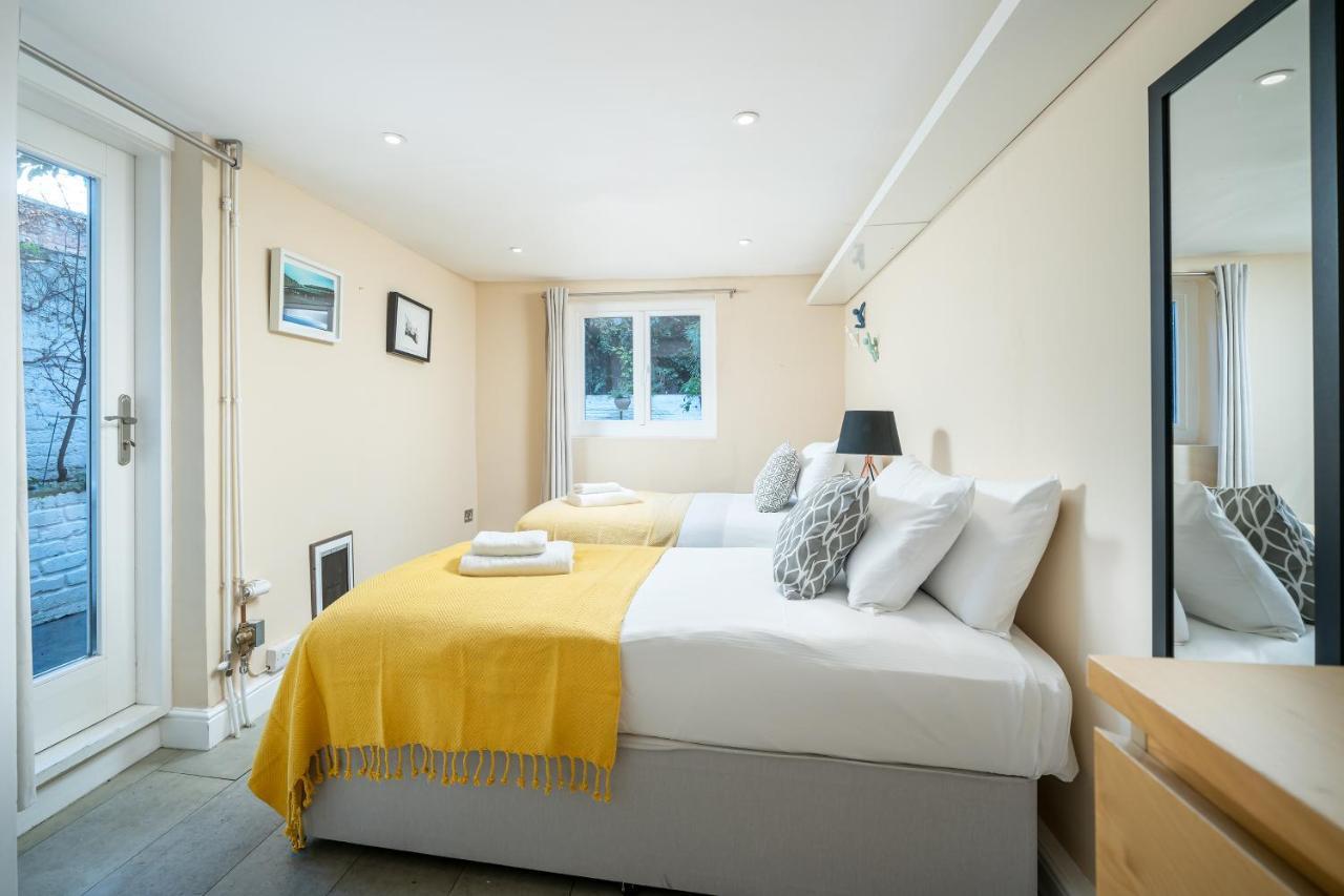 Sleek Flat With Communal Courtyard * Londres