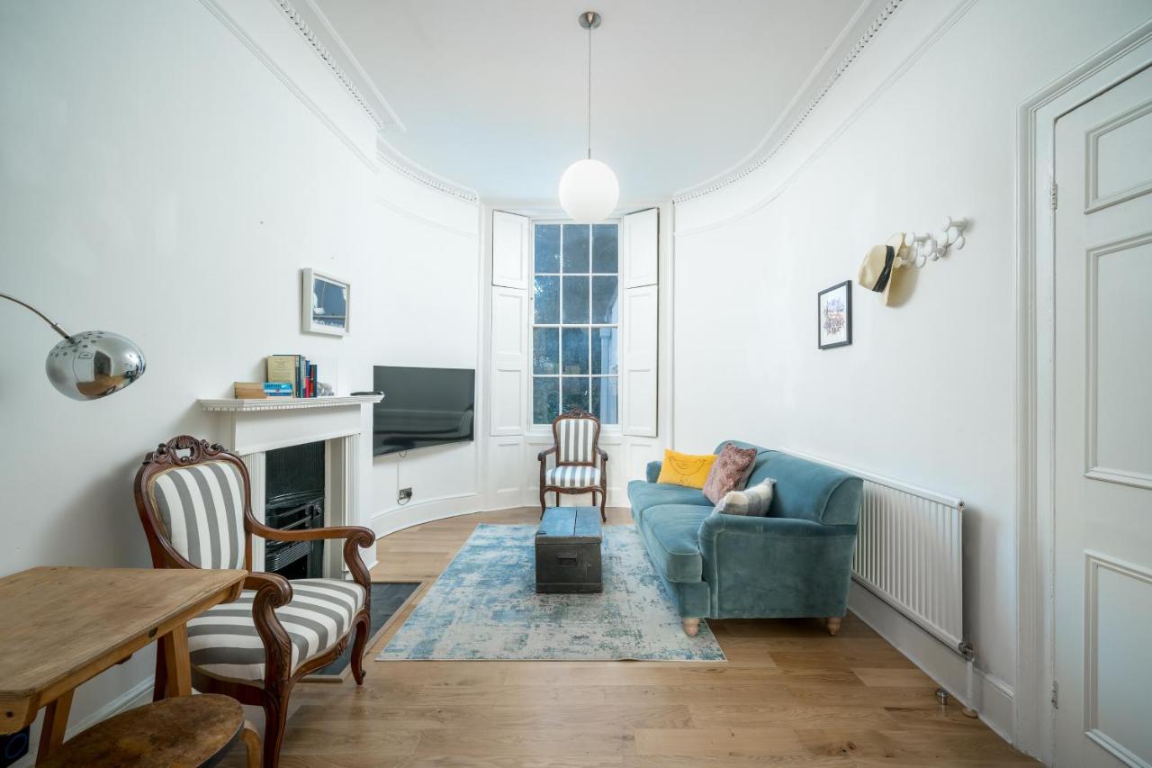 Sleek Flat With Communal Courtyard Londres