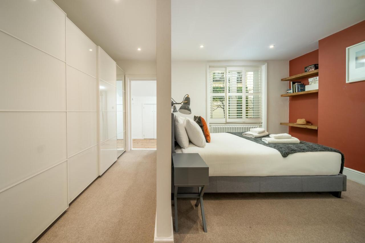 Sleek Flat With Communal Courtyard Londres