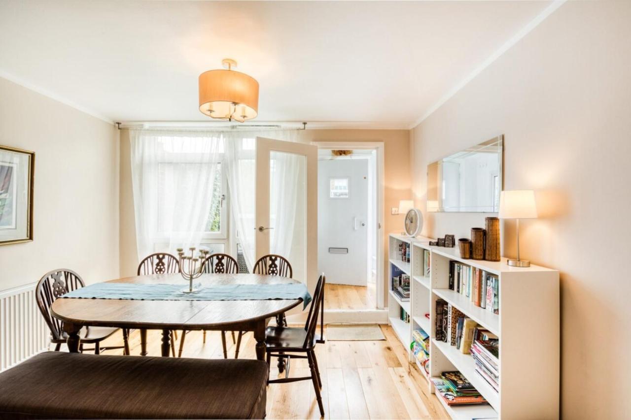 Homely 4 Bedroom House In Brixton