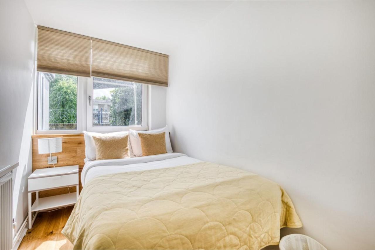 Homely 4 Bedroom House In Brixton * Londres