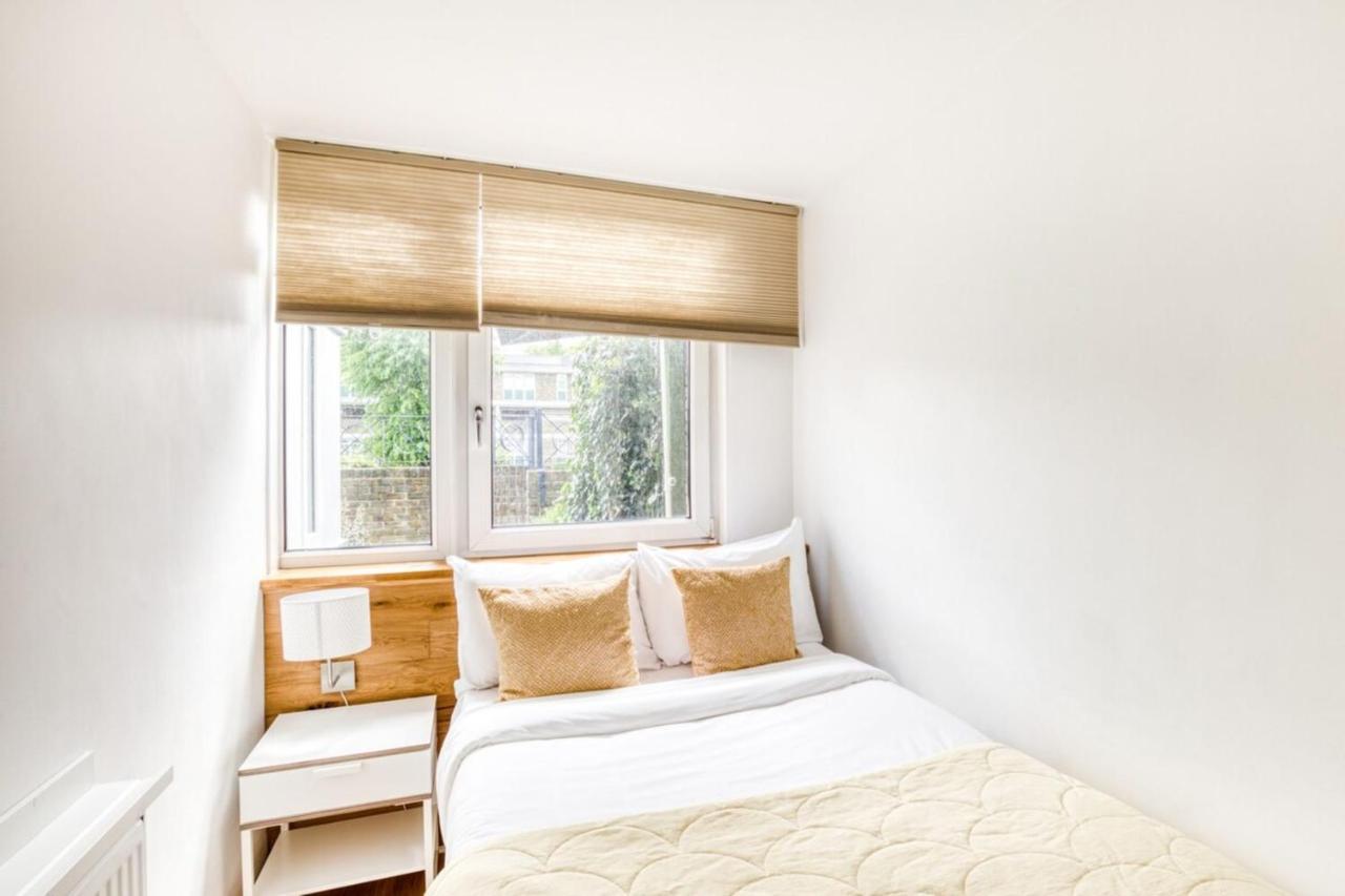 Homely 4 Bedroom House In Brixton * Londen