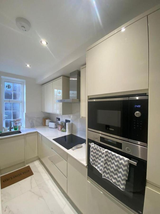 Beautiful And Modern In North Uk Apartamento *